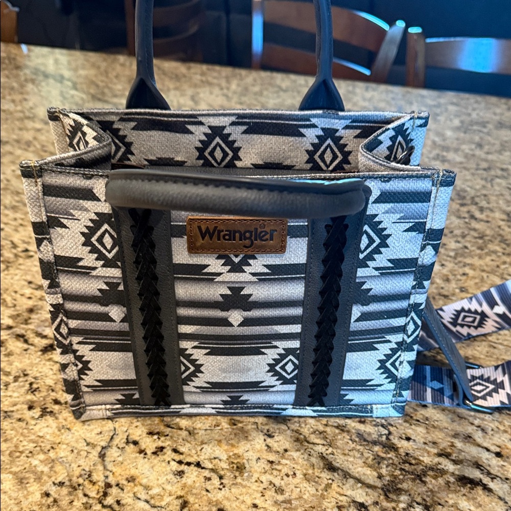 Wrangler Geometric Black and Gray Tote